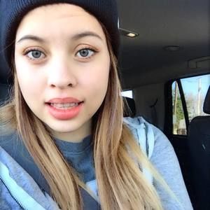 Meet your Posher, Daniela